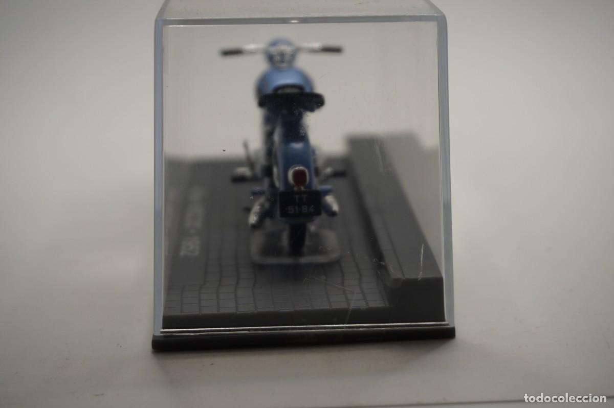Motos a escala: B2/ MOTO 1:24 - ADLER MB200 - 1952 - Foto 4