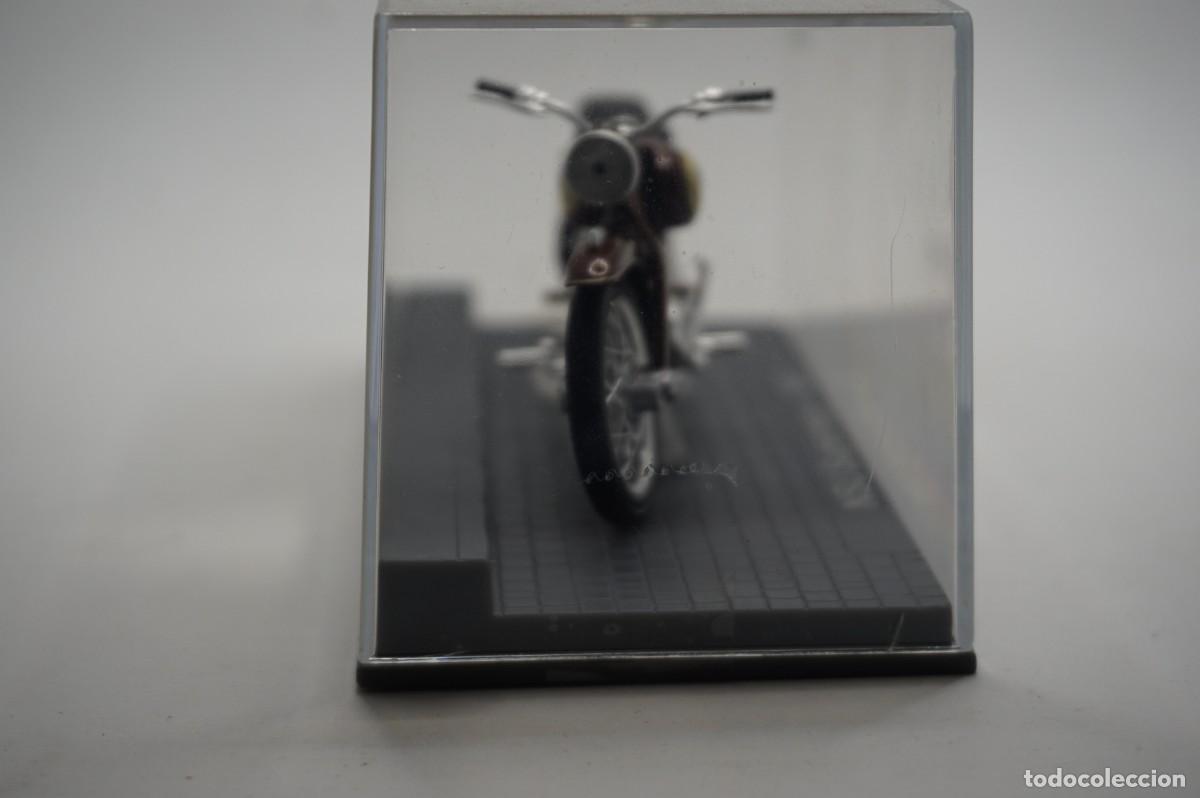 Motos a escala: B2/ MOTO 1:24 - NSU SUPERMAX - 1961 - Foto 2