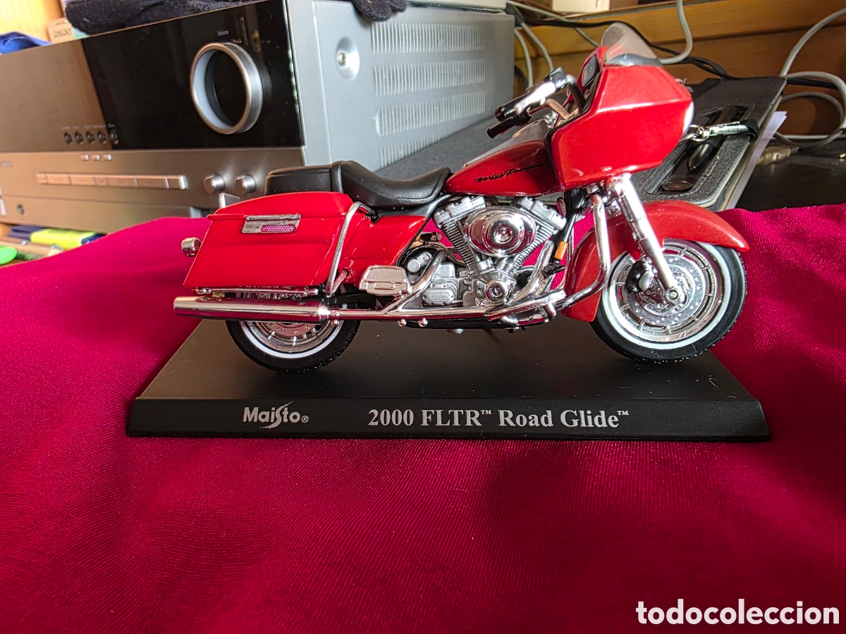 Motos a escala: HARLEY ROAD GLIDE 2000 - Foto 1