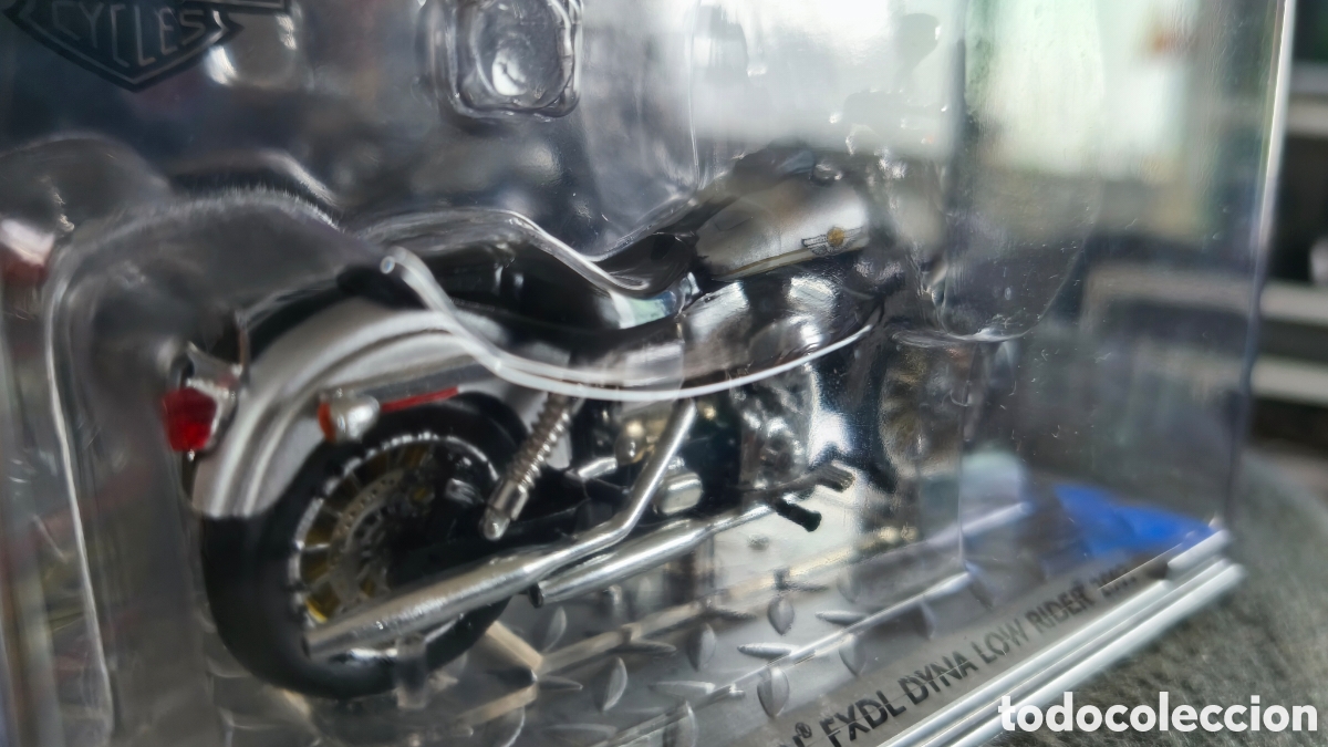 Motos a escala: HARLEY DAVIDSON FXDL DINA LOW RIDER 2003 - Foto 2