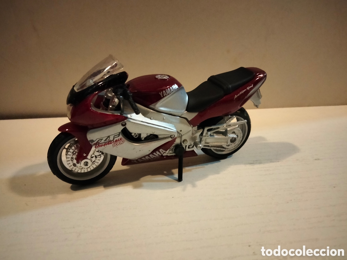 Motos a escala: Maisto 1/18 Yamaha YZF1000R thunderace 1000