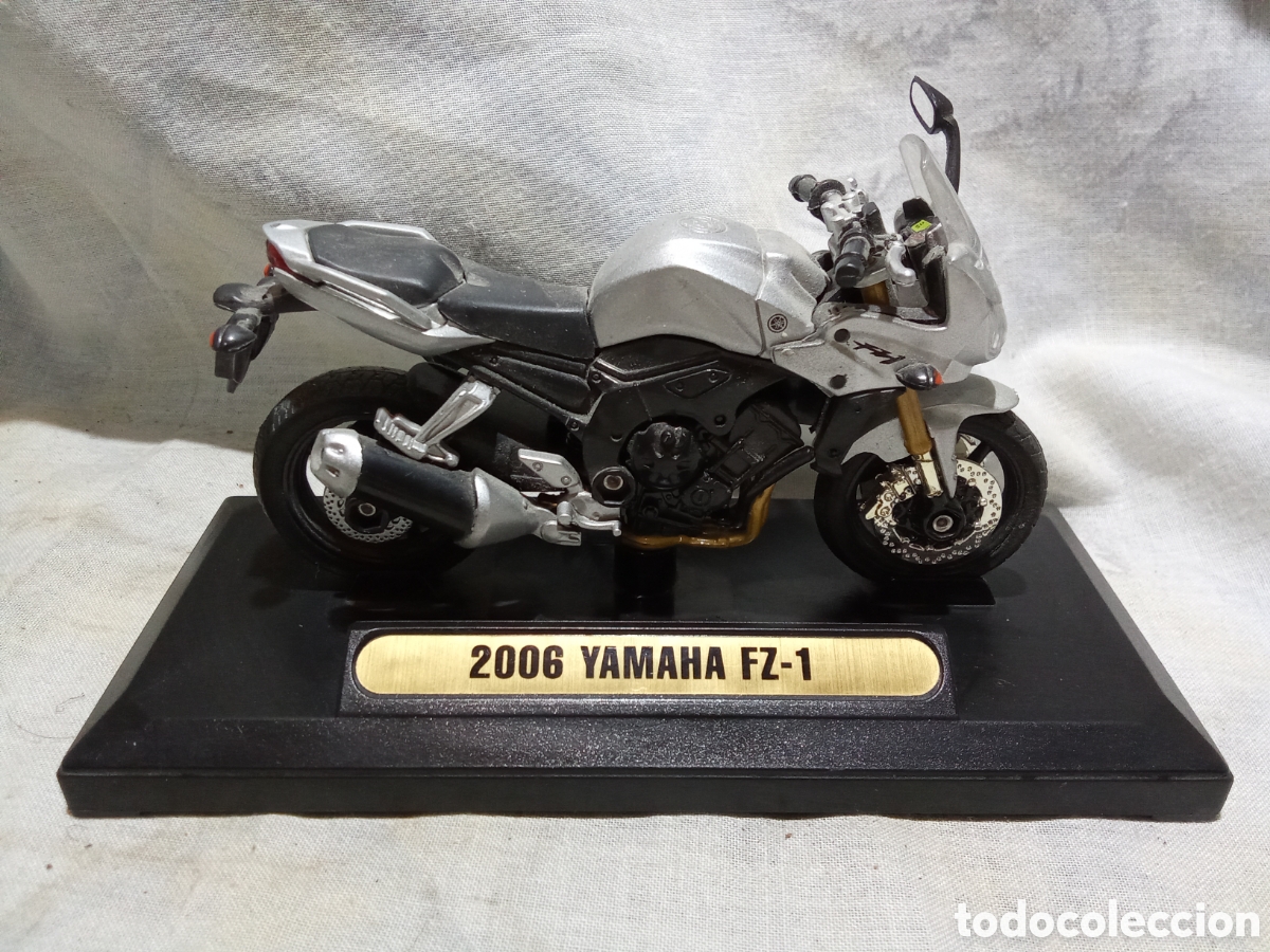 Motos in scale: MOTO 2006 YAMAHA FZ-1