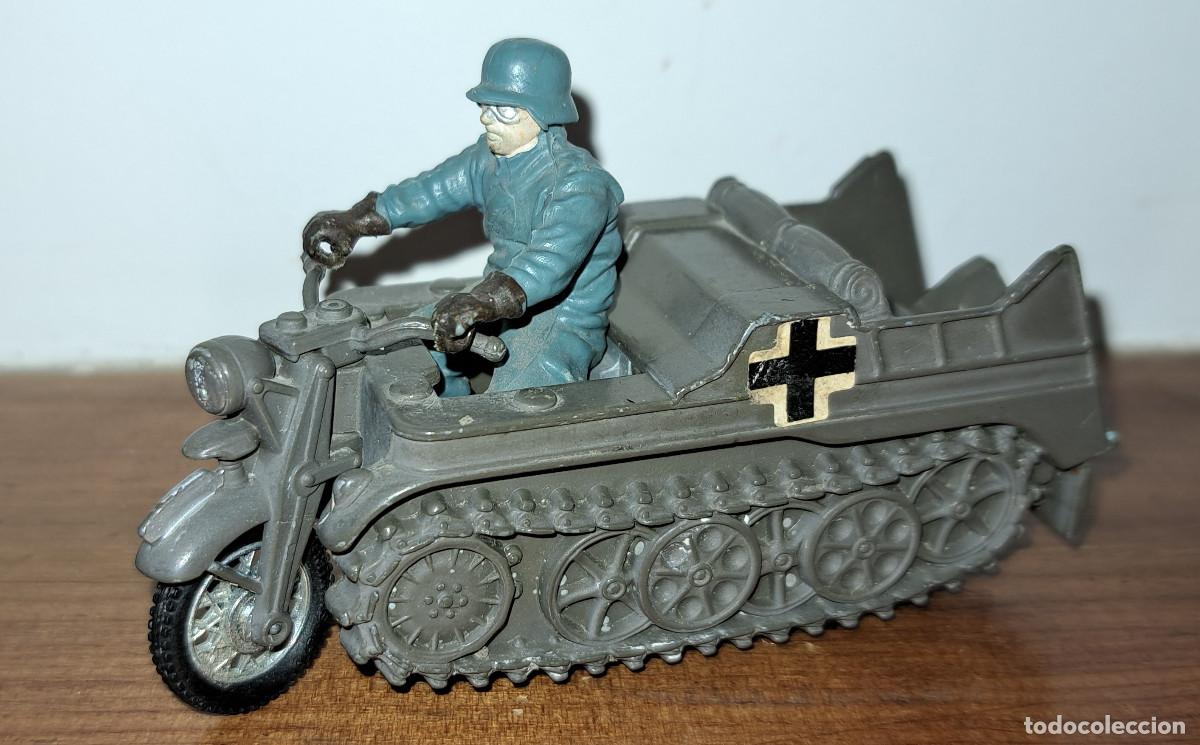 Motos a escala: VEH&Iacute;CULO KETTENKRAD - WEHRMACHT - METAL - BRITAINS LTD . 9 x 5,5 x 3,5 cms.