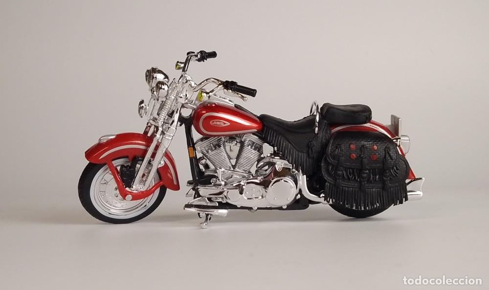 Motos a escala: Harley Davidson FLSTS Heritage Springer 1999 - Foto 3