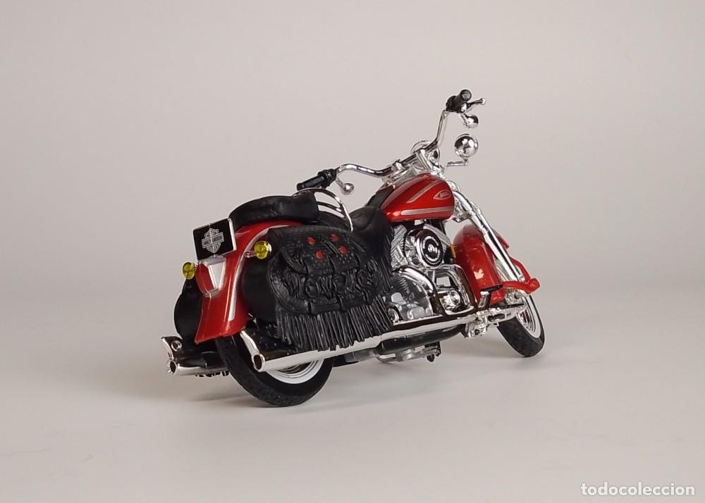 Motos a escala: Harley Davidson FLSTS Heritage Springer 1999 - Foto 6