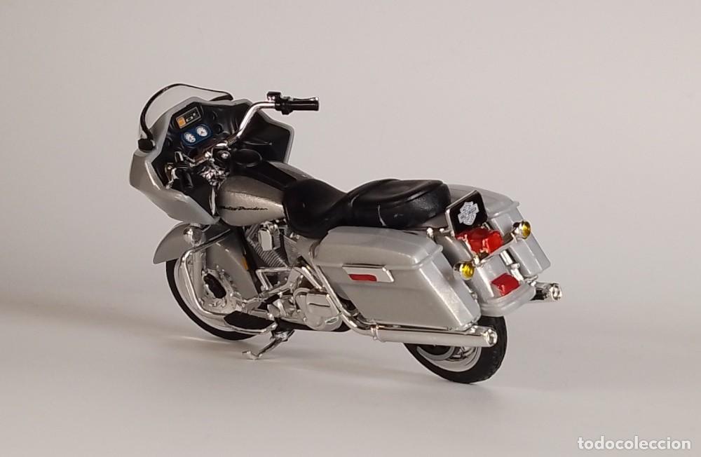 Motos a escala: Harley Davidson FLTR Road Glide 2002 - Foto 4