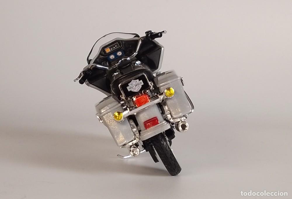 Motos a escala: Harley Davidson FLTR Road Glide 2002 - Foto 5
