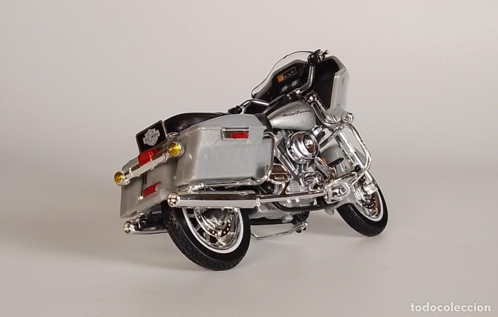 Motos a escala: Harley Davidson FLTR Road Glide 2002 - Foto 6