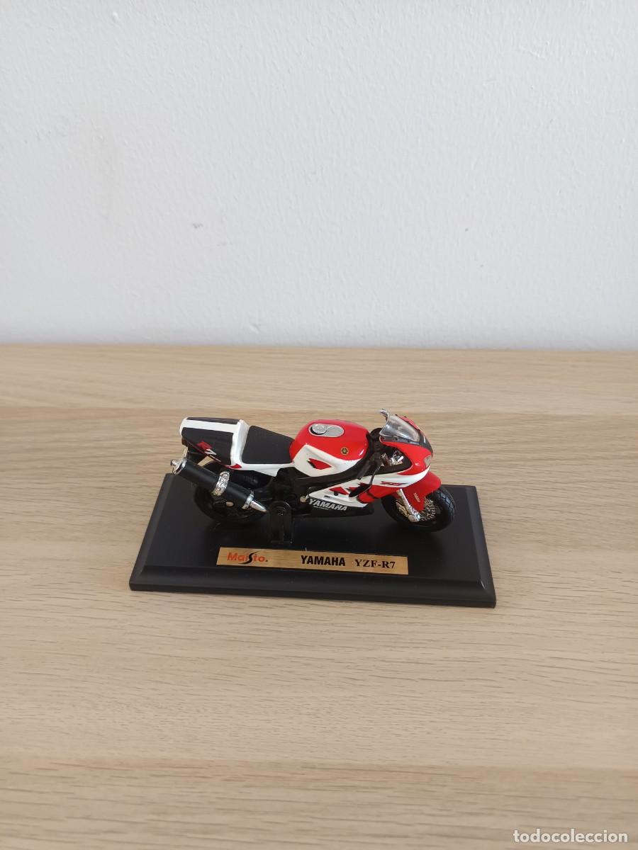 Motorradmodelle: Maqueta Moto Yamaha YZF-R7
