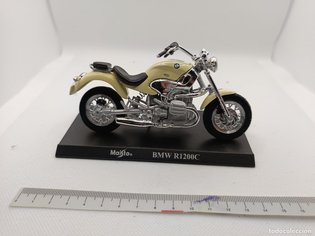 Motos a escala: BMW R1200C 1/18 Maisto con blister y peana original