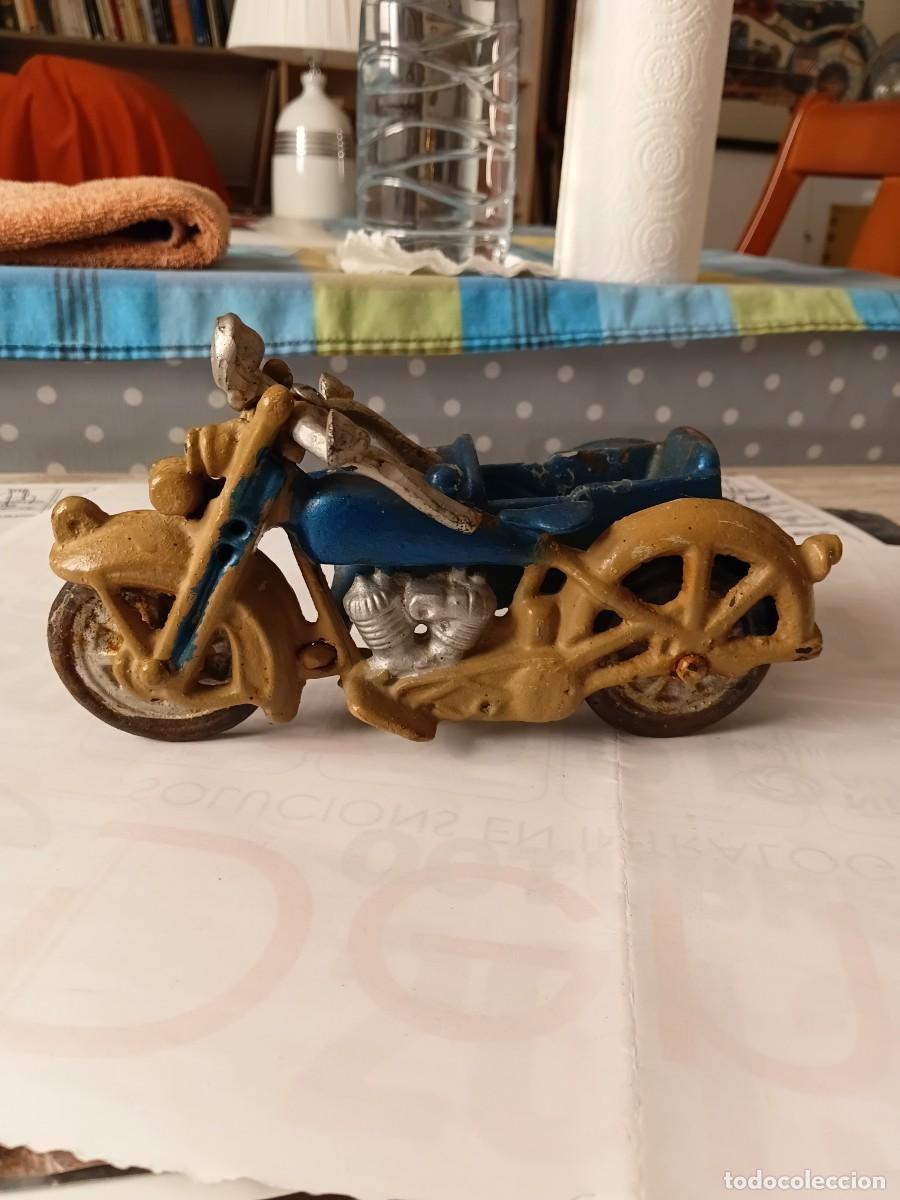 Motorradmodelle: Maqueta de moto .HARLEY DAVIDSON con sidecar .
