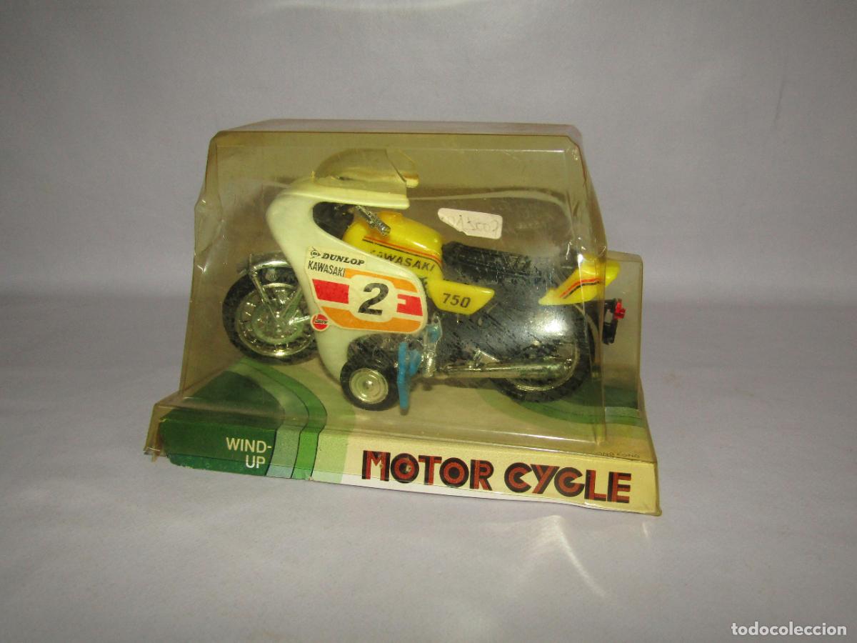 Motos a escala: Antigua KAWASAKI 750 a Cuerda Serie MOTOR CICLE de PETREL TOYS Made in Hong Kong A&ntilde;o 1970-80s