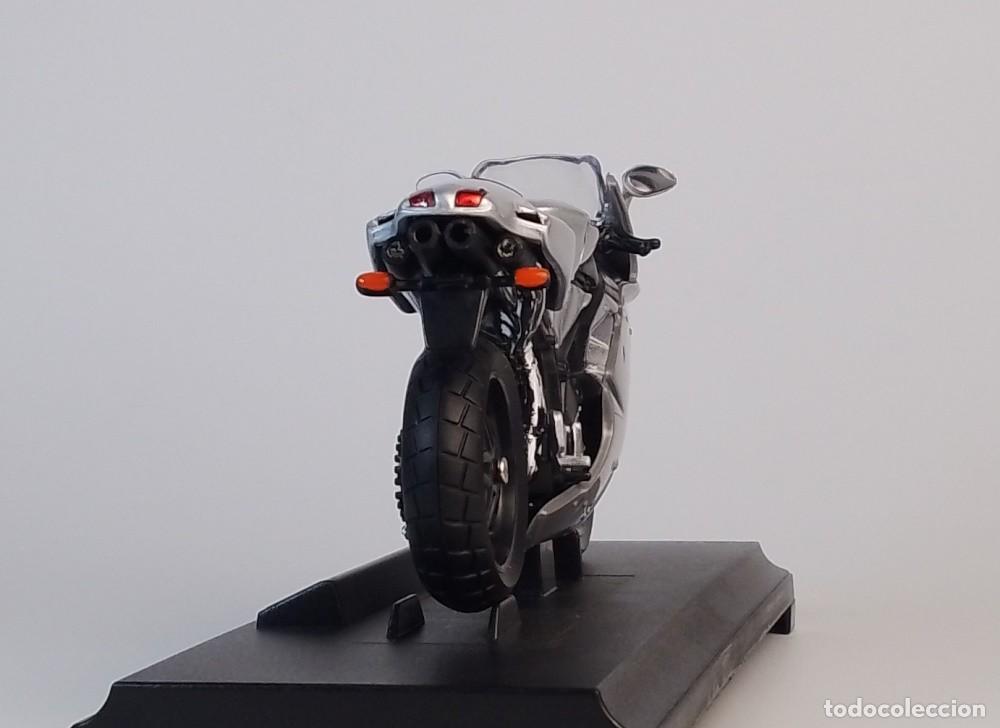 Motos a escala: MV AGUSTA F4S 1+1 1998 - Foto 5