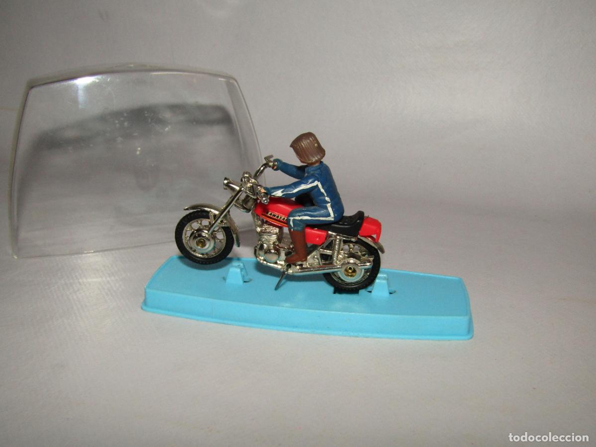 Motos a escala: Antigua KAWASAKI - Serie CAMPE&Oacute;N Ref. N&ordm; 208 de GUISVAL Made In Spain - A&ntilde;os 1970-80s.