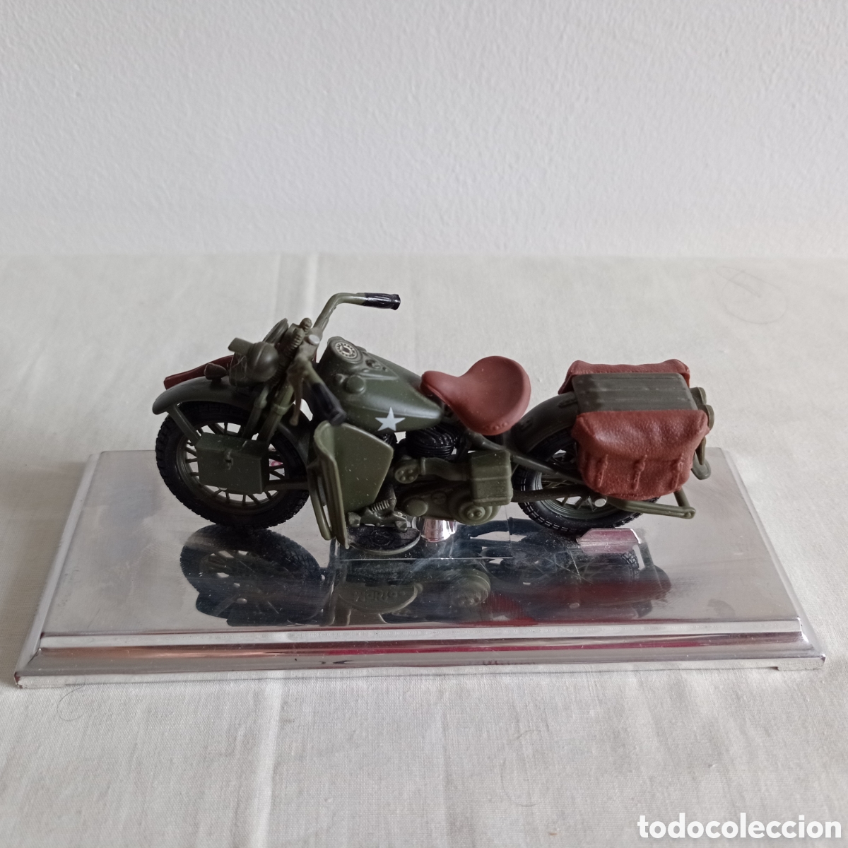 Motos a escala: HARLEY DAVIDSON 1942 WLA FLAT HEAD. MAISTO - Foto 4