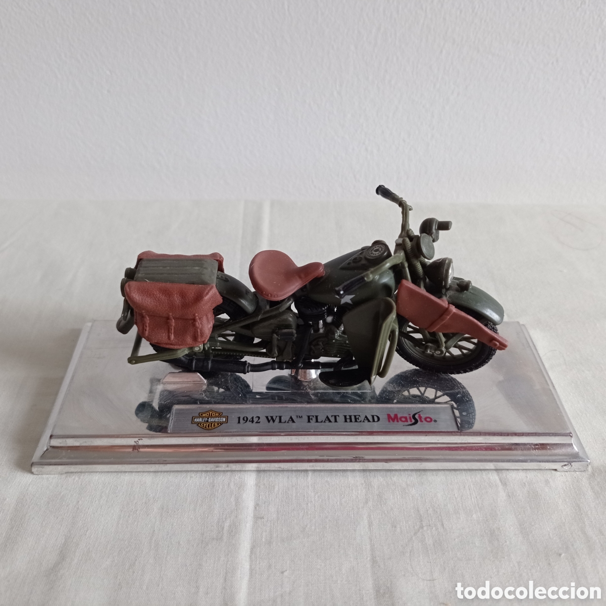 Motos a escala: HARLEY DAVIDSON 1942 WLA FLAT HEAD. MAISTO