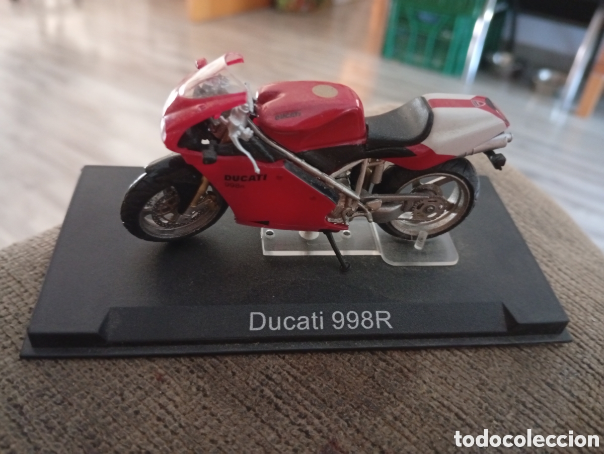 Motorradmodelle: Moto Ducati 998R nueva
