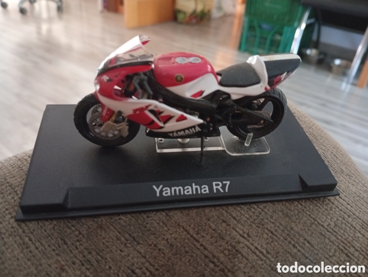 Motorradmodelle: Moto Yamaha R7 nueva