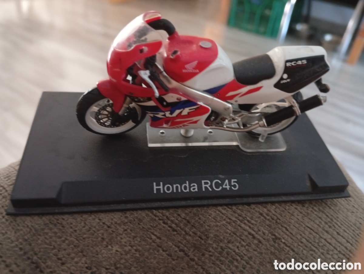 Motorradmodelle: Moto Honda RC 45 NUEVA