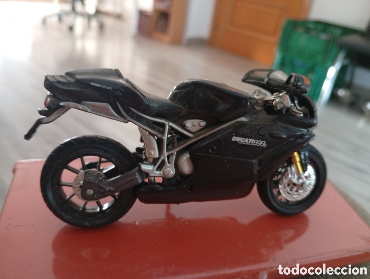 Motorradmodelle: Moto Ducati 1.18 buen estado