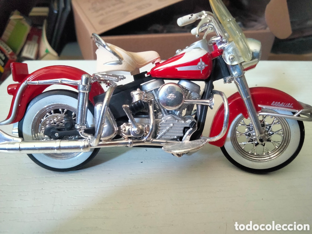 Motos a escala: Maisto 1/18 Harley Davidson Duo Glide - Foto 3