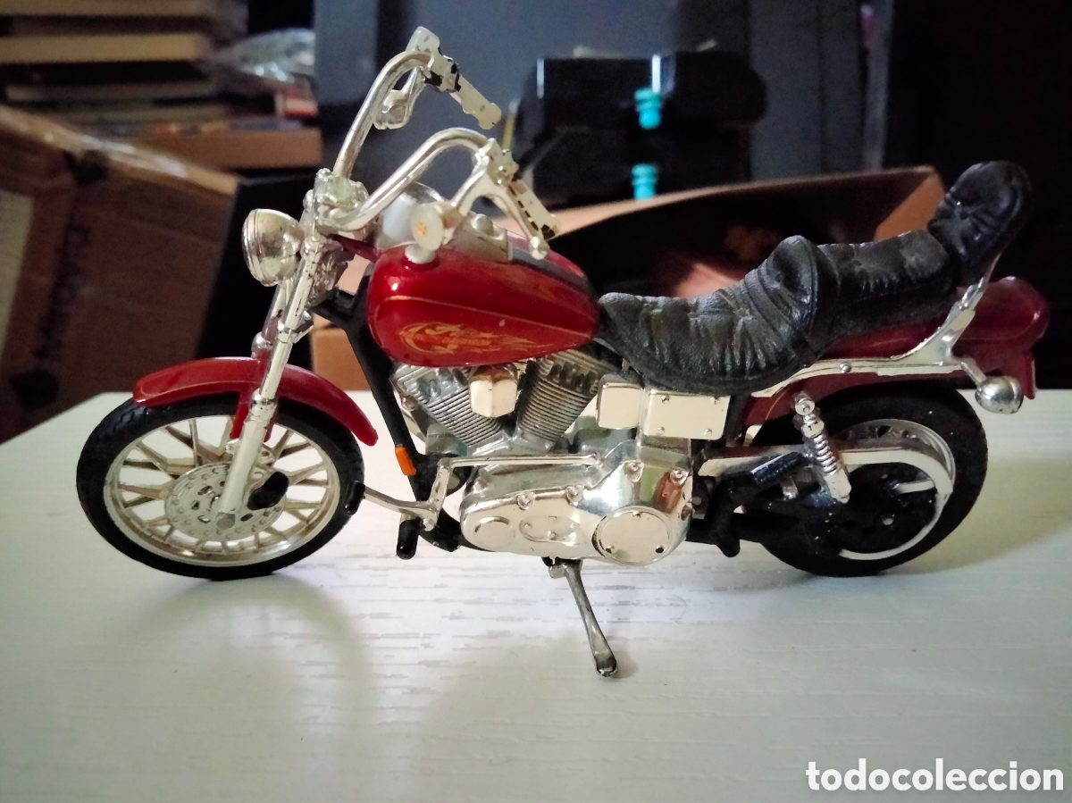 Motos a escala: Maisto 1/18 Harley Davidson Dyna wide Glide de 1997