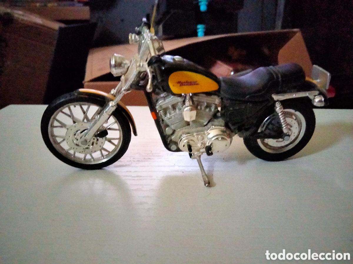 Motos a escala: Maisto 1/18 Harley Davidson 2000 XL Sporster 1200 custom