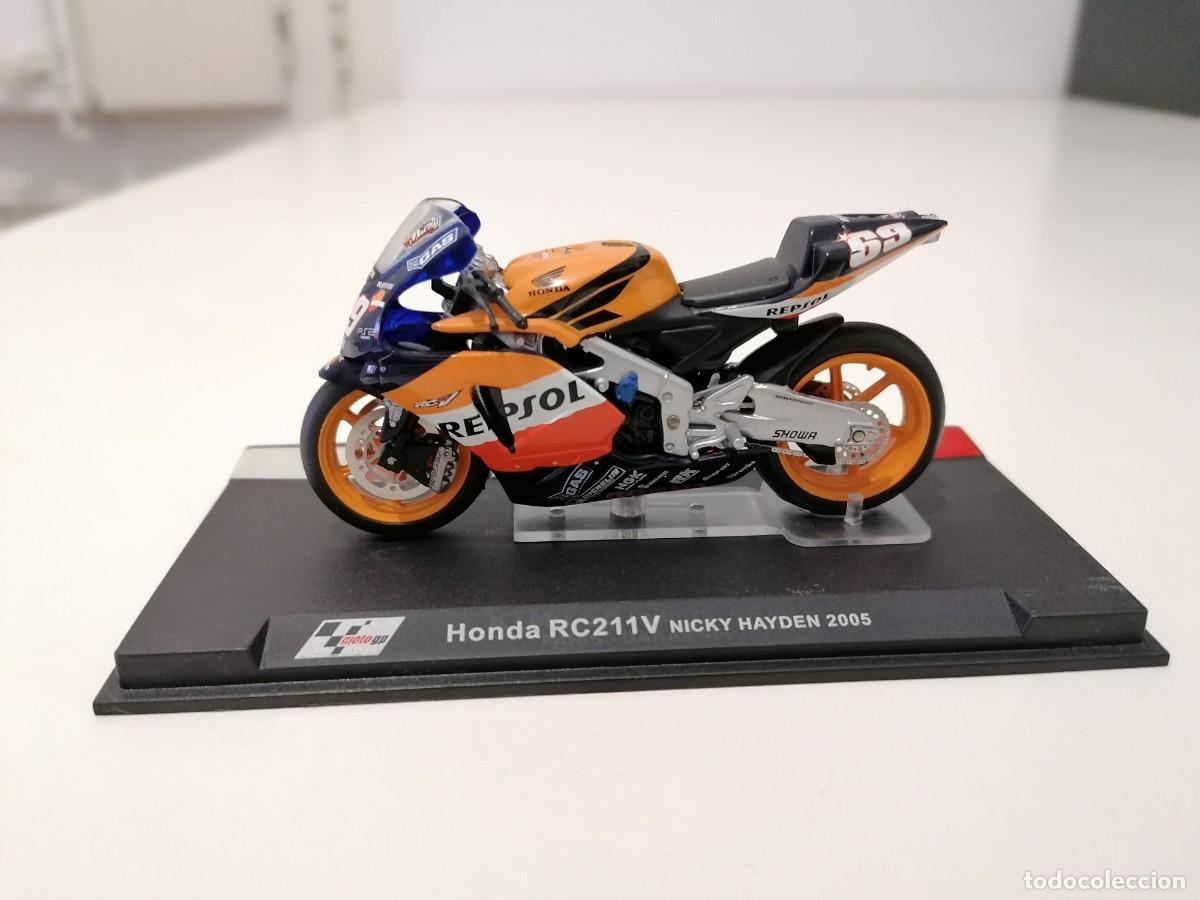 Motos em escala: Altaya 1/24 Honda RC211V Nicky Hayden 2005 Buen Estado