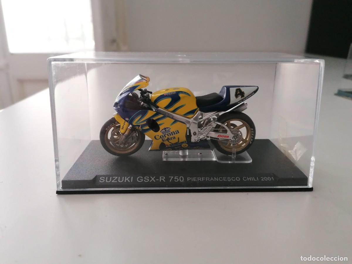 Motorradmodelle: Altaya 1/24 Suzuki GSX-R 750 Pierfrancesco Chili 2001 Buen Estado