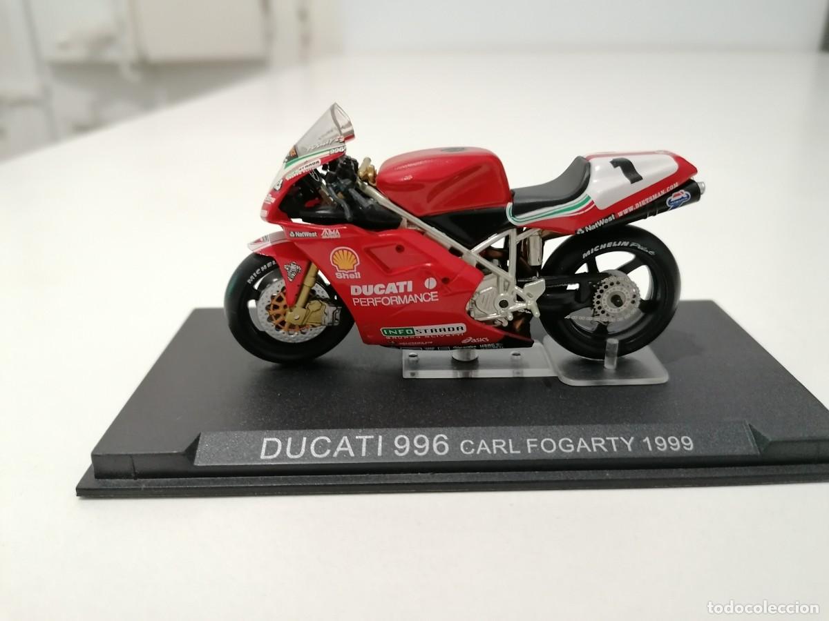 Motorradmodelle: Altaya 1/24 Ducati 996 Carl Fogarty 1999 Buen Estado