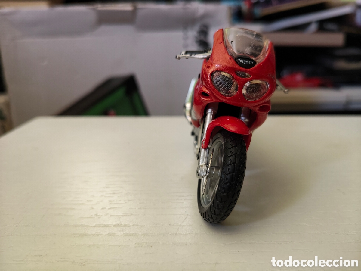 Motos a escala: Maisto 1/28 Triumph speed RS - Foto 2