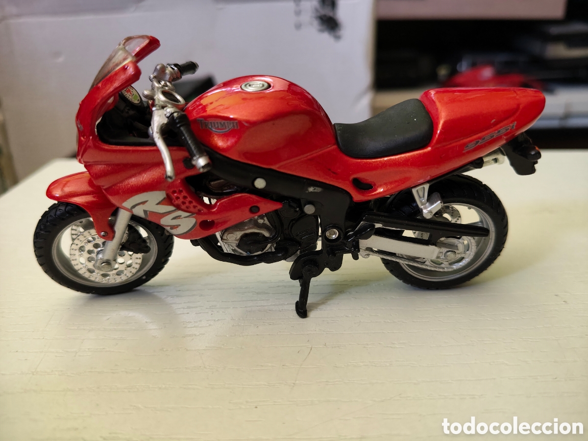 Motos a escala: Maisto 1/28 Triumph speed RS