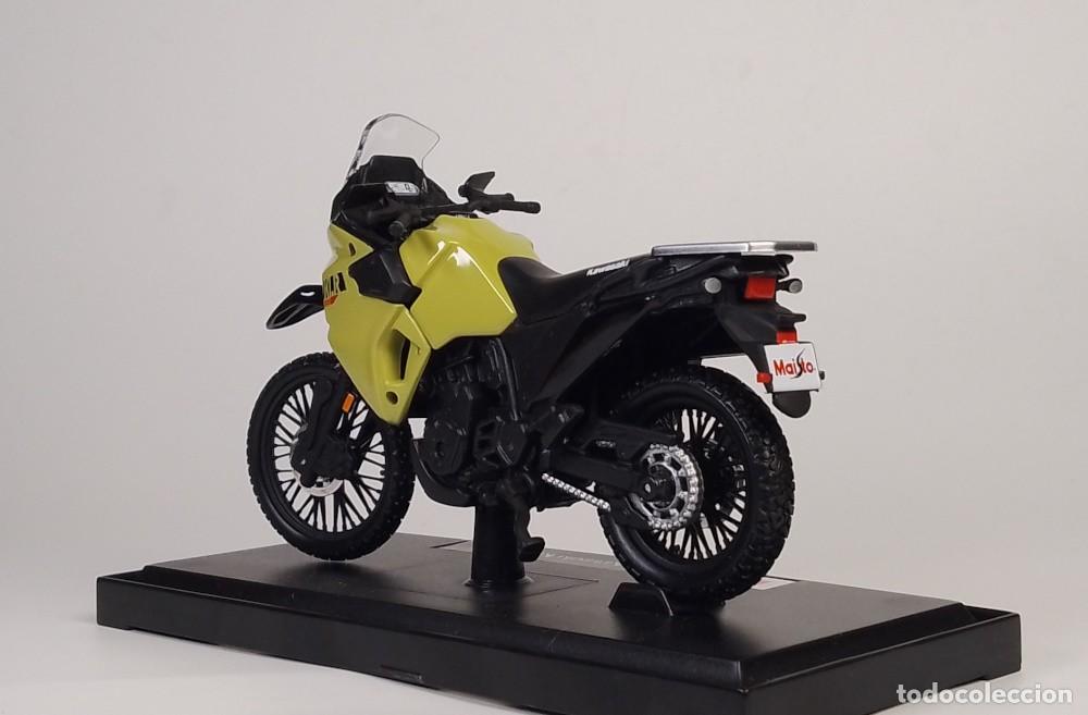 Motos a escala: KAWASAKI KLR 650 2021 - Foto 4