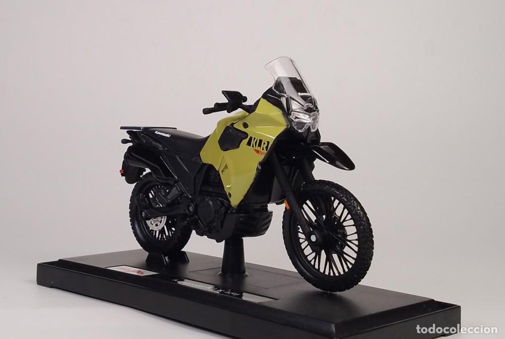 Motos a escala: KAWASAKI KLR 650 2021 - Foto 8