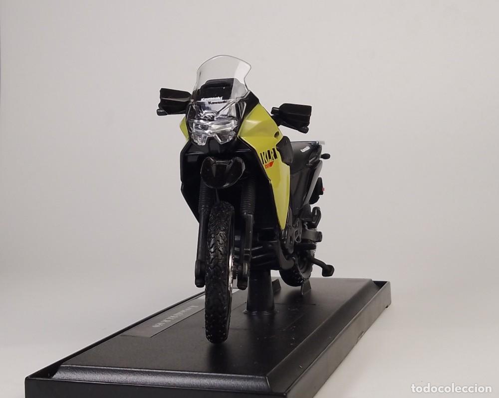 Motos a escala: KAWASAKI KLR 650 2021 - Foto 9