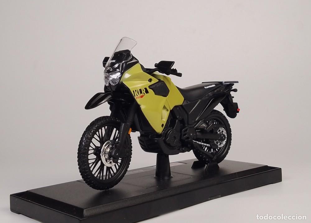 Motos a escala: KAWASAKI KLR 650 2021 - Foto 2