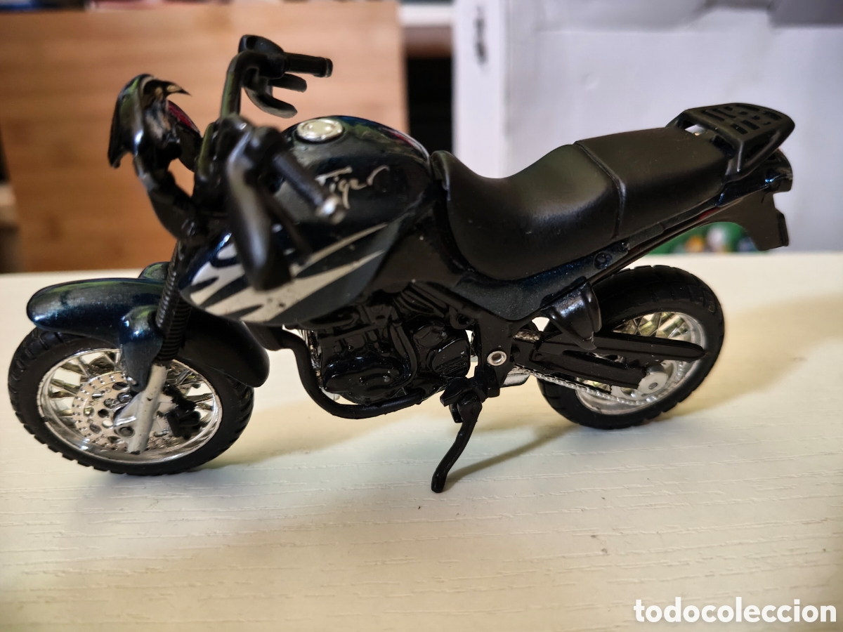 Motos a escala: Maisto 1/18 Triumph Tiger 900