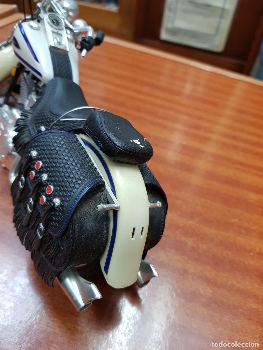 Motos a escala: Moto Harley Davidson escala 1.18 - Foto 4