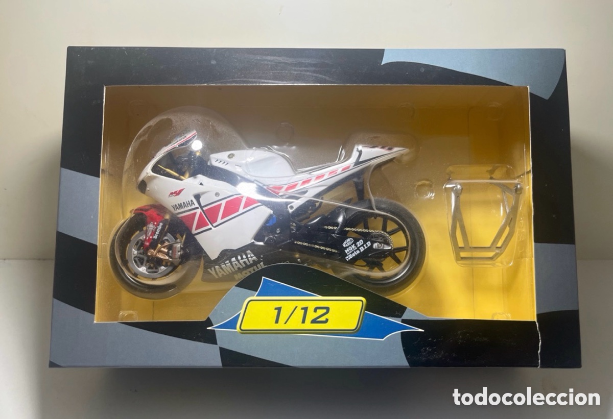 Motos a escala: YAMAHA YZR -M1 VALENTINO ROSSI 2005 ALTAYA ESCALA 1/12