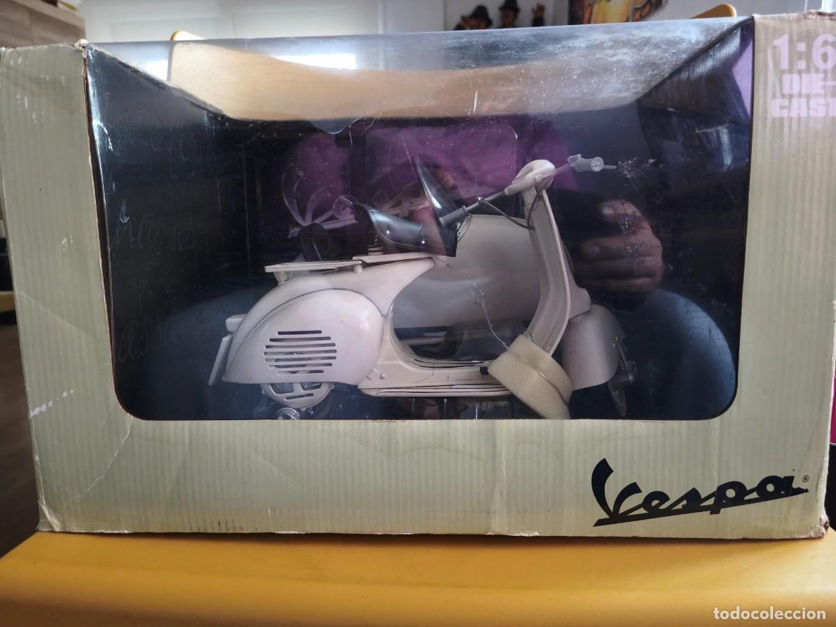 Motos &agrave; l'&eacute;chelle: vespa, new ray 150 VL 1T 1955. escala 1:6