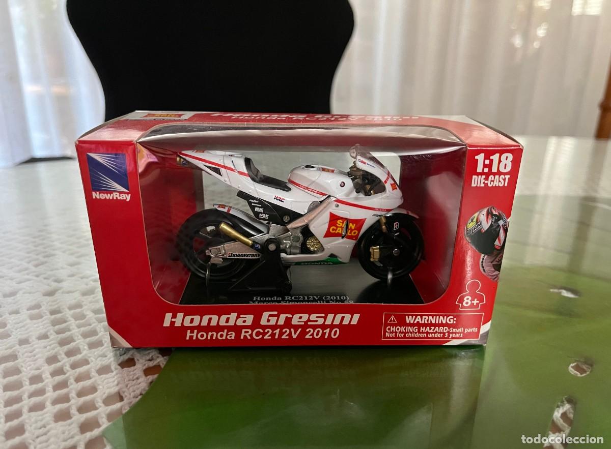 Motos a escala: Honda RC212V 2010 Gresini Marco Simoncelli NewRay 1:18
