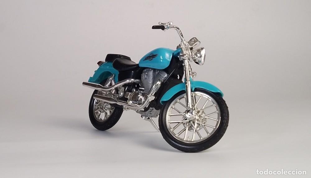 Motos a escala: Honda VT1100 C2 Shadow 1998 - Foto 8