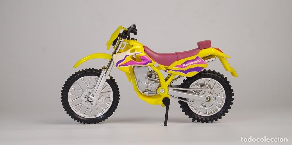 Motos a escala: Kawasaki KLX 250SR 1994 - Foto 3
