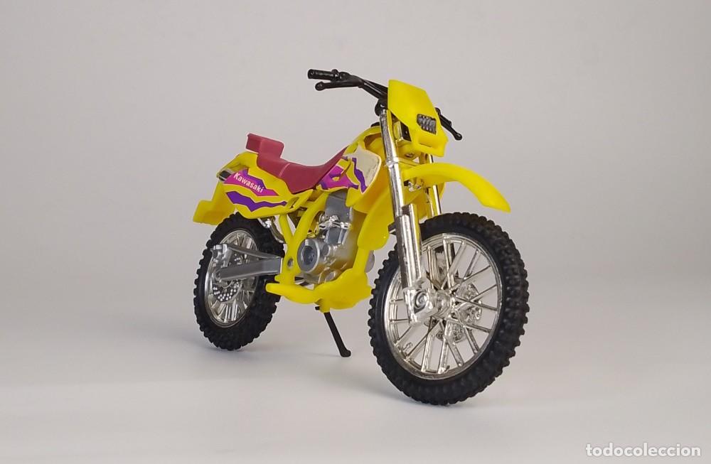 Motos a escala: Kawasaki KLX 250SR 1994 - Foto 8