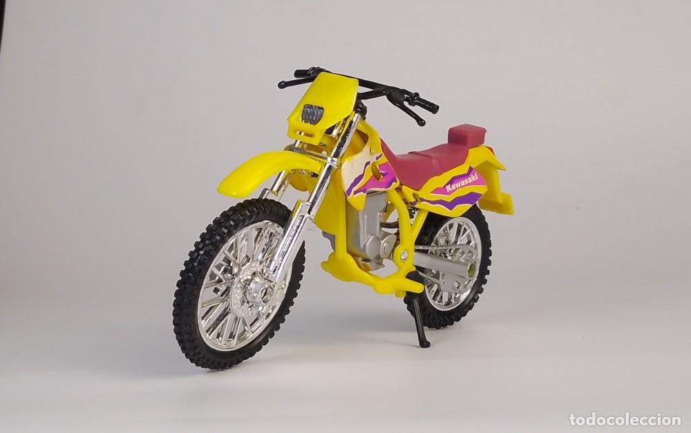 Motos a escala: Kawasaki KLX 250SR 1994 - Foto 2