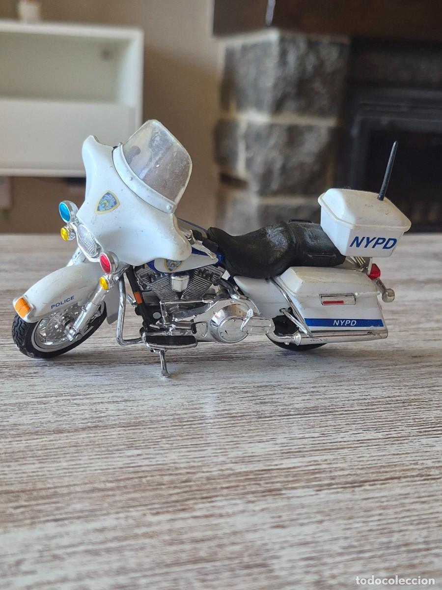 Motos &agrave; l'&eacute;chelle: Moto Harley Davidson | Maisto Escala 1:18