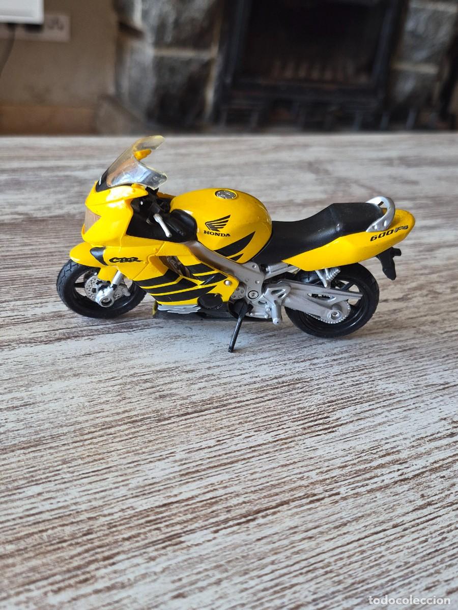 Motos in scale: Moto Honda CBR | Maisto Escala 1:18
