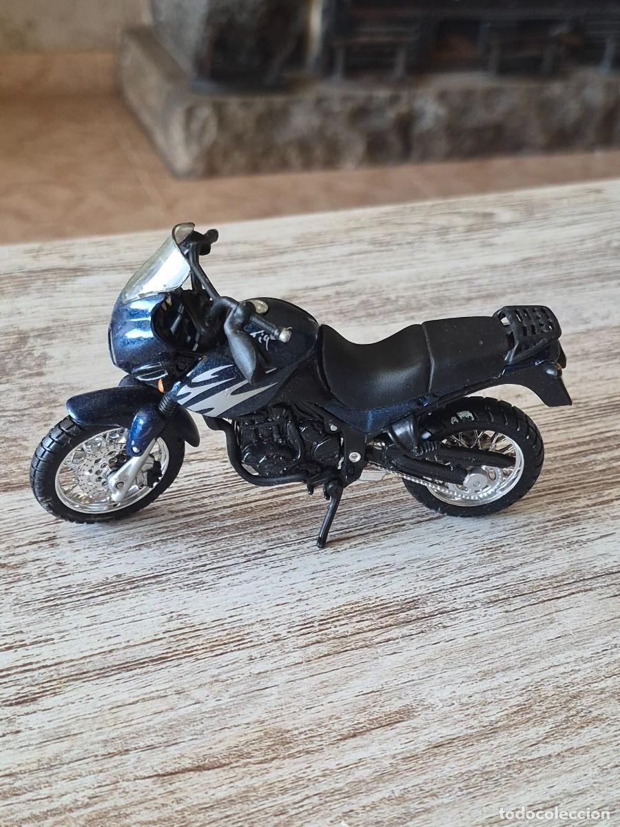 Motos in scale: Moto Triumph Tiger | Maisto Escala 1:18