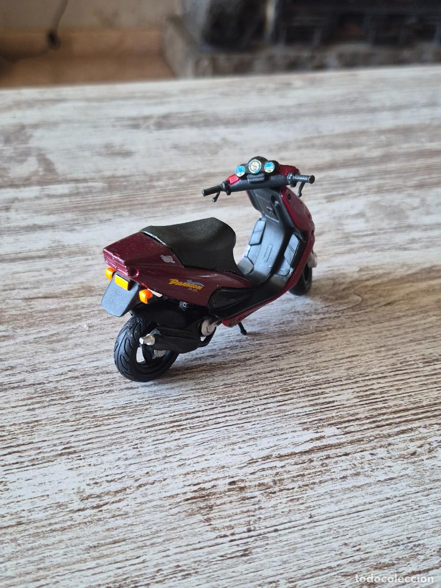 Motos a escala: Moto Phantom| Maisto Escala 1:18 - Foto 2