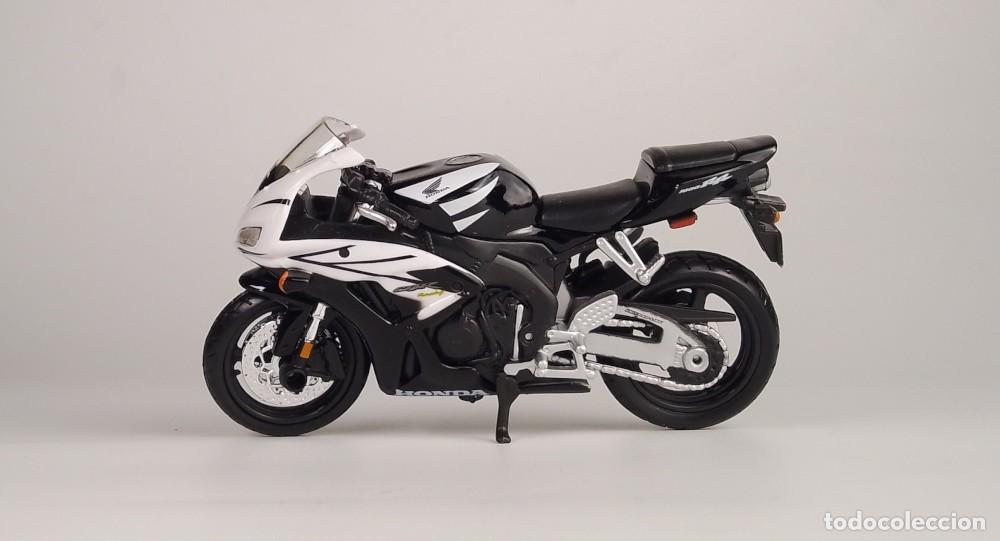 Motos a escala: Honda CBR 1000RR 2009 - Foto 3